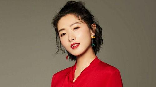 万茜自爆一年潜七次 潜规则读音,揭秘潜规则背后的真实故事